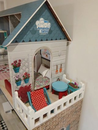 Casa de muñecas con accesorios