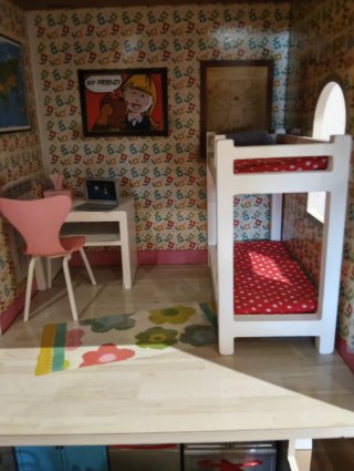 Casa de muñecas con accesorios