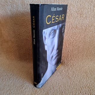 Libro Cesar - Allan Massie - Martínez Roca