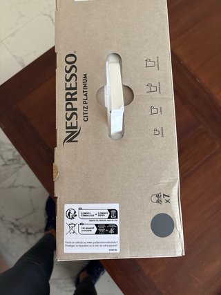Cafetera Nespresso sin abrir Citiz platinum