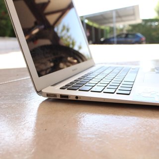 MacBook Air 13 2015 i5 4GB RAM SSD