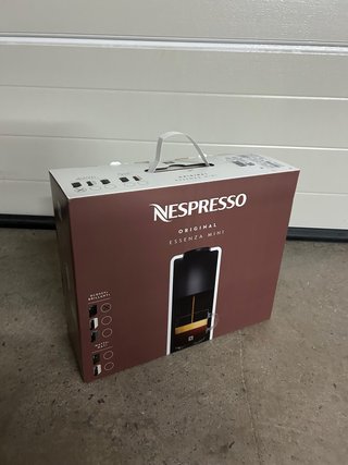 Cafetera Nespresso Essenza Mini Negra