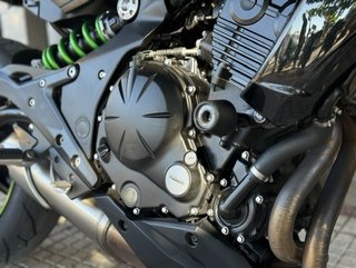Kawasaki ER-6n Negra y Verde