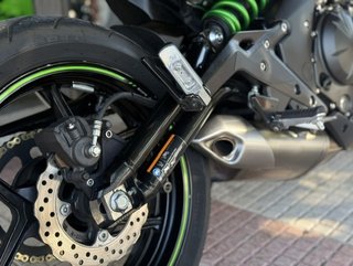 Kawasaki ER-6n Negra y Verde