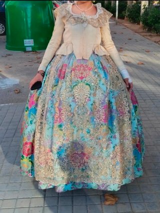 Traje de Fallera Niña... Corpiño+falda+zapatos