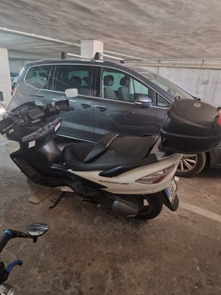 Suzuki burman 400cc Maxi Scooter