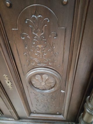 Aparador antiguo madera y mármol