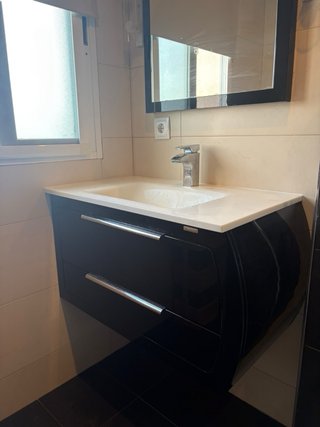 Mueble de baño negro