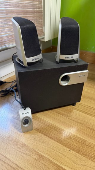 Equipo Sonido Philips 2.1 Subwoofer y Altavoces