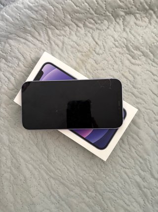 iPhone 12 con pantalla rota