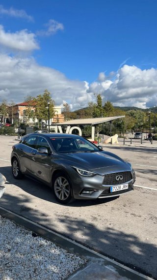 Infiniti Q30 2016