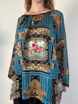 Blusa oversize barroca manga semi transparente