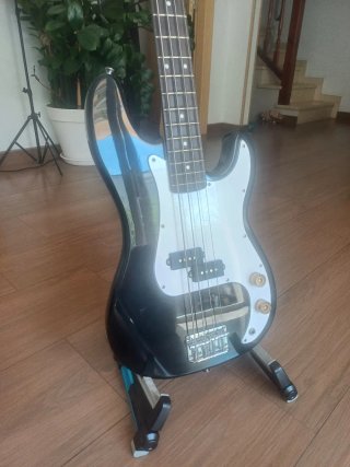 Bajo Eléctrico precision Rocktile