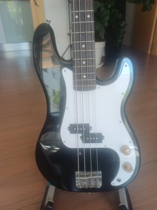 Bajo Eléctrico precision Rocktile