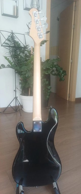 Bajo Eléctrico precision Rocktile
