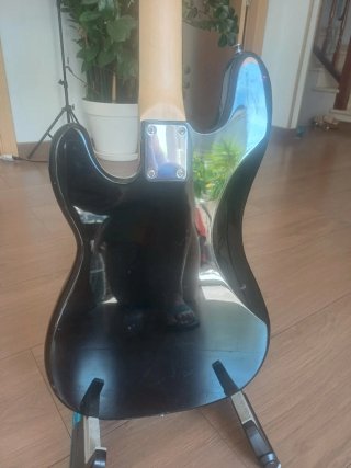 Bajo Eléctrico precision Rocktile