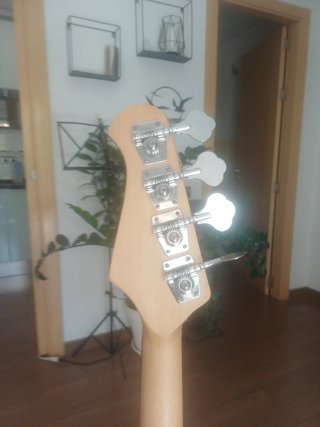 Bajo Eléctrico precision Rocktile