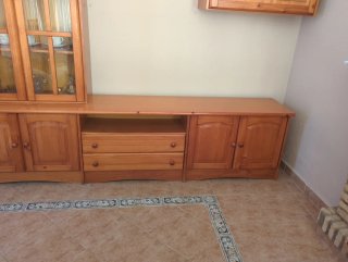 Mueble de salón provenzal madera y cristal