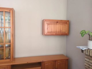 Mueble de salón provenzal madera y cristal
