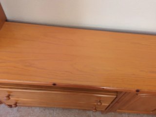 Mueble de salón provenzal madera y cristal