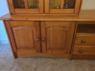 Mueble de salón provenzal madera y cristal