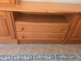 Mueble de salón provenzal madera y cristal