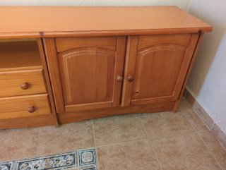 Mueble de salón provenzal madera y cristal