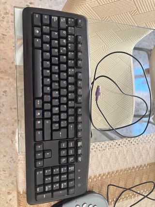 Teclado de ordenador negro