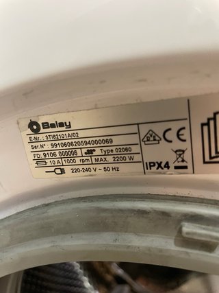 Lavadora Balay para piezas. Rota la puerta