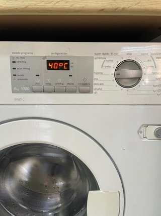 Lavadora Balay para piezas. Rota la puerta