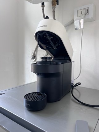 Macchina Caffè Nespresso Vertuo POP Coconut White