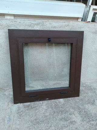 Ventana Pequeña Baño