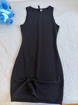 Vestido negro sin mangas