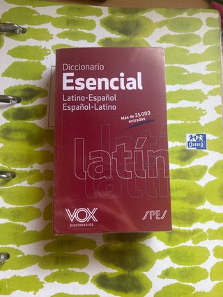 Diccionario esencial latino-español, español-la...