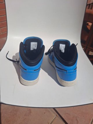 Zapatillas Nike Air Jordan Negras y Azules
