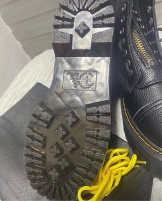 Botas Dr. Martens plataforma negras mujer