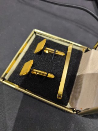 Gemelos y clip corbata Kingly dorados