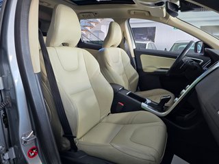 VOLVO XC60 2.4 D5 AWD Summum Auto