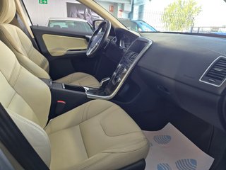 VOLVO XC60 2.4 D5 AWD Summum Auto