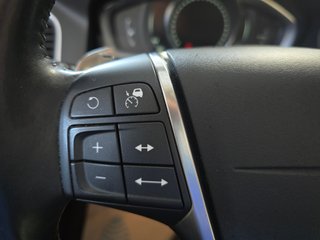 VOLVO XC60 2.4 D5 AWD Summum Auto