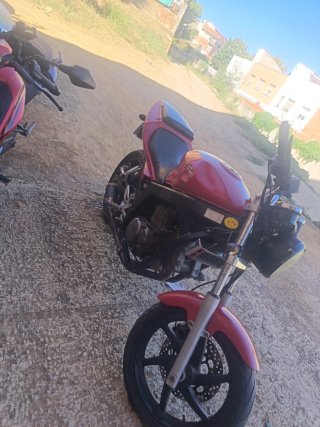 Hyosung Moto 125cc Naked Roja
