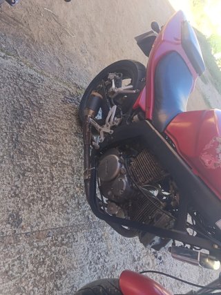 Hyosung Moto 125cc Naked Roja
