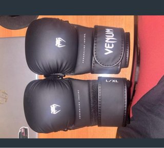 Guantes de mma venum talla l/xl solo usados 1 vez