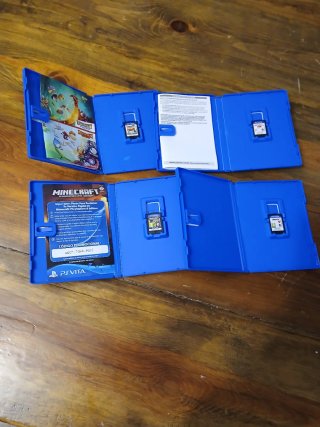 Lote di 4 giochi per PS Vita