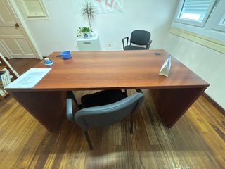 Mesa de oficina de madera