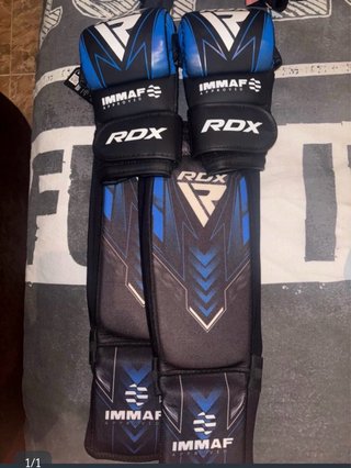 Guantes y espinilleras RDX IMMAF