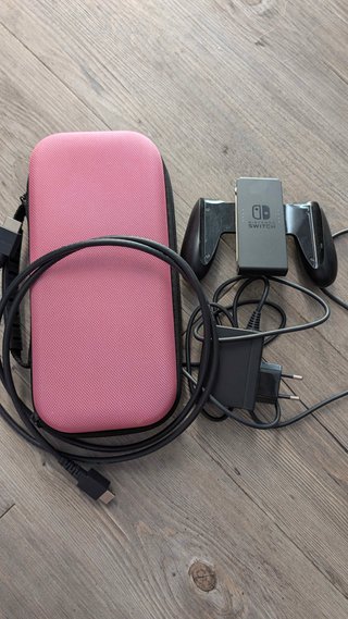 Nintendo Switch V2 con accesorios