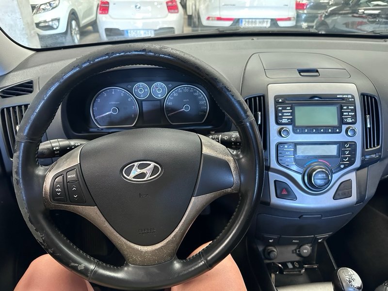 Hyundai i30 1.6 Style 2008, foto 12