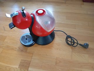 Cafetera Dolce Gusto Roja