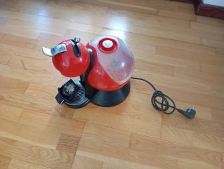 Cafetera Dolce Gusto Roja